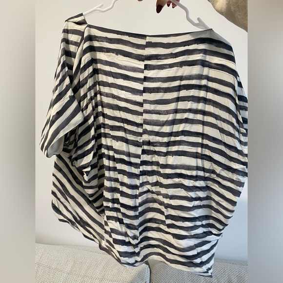 Mendocino Blouse - Size M Great condition. Slightly cropped - Picture 3 of 3